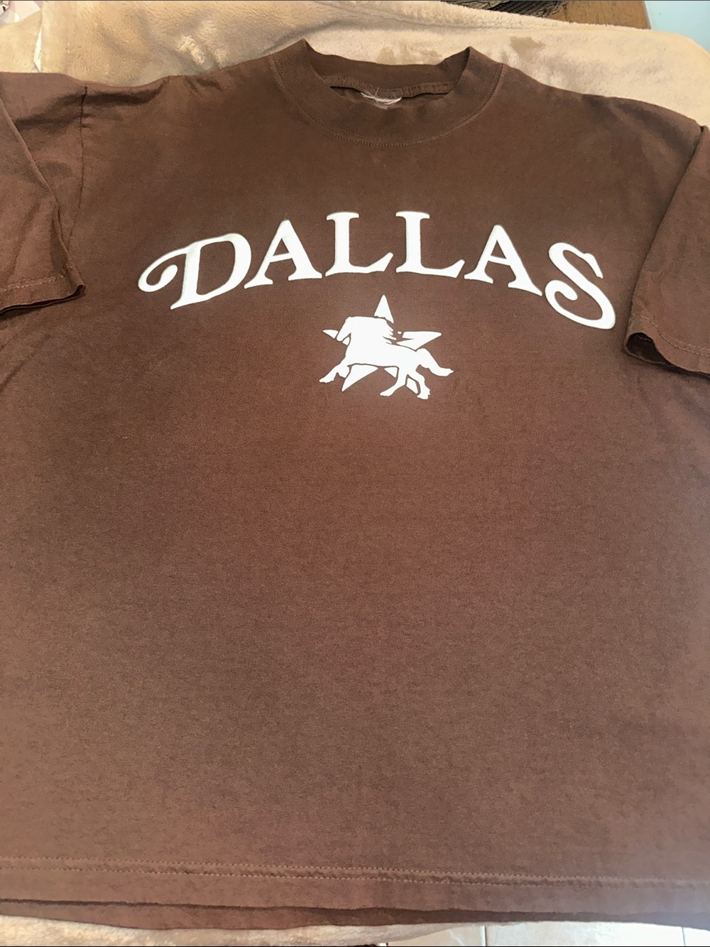 Men's Brown 'Dallas' Short Sleeve Graphic Tee